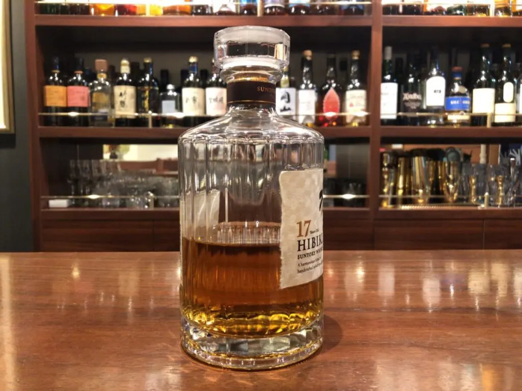 サントリー ウイスキー 響 17年　 SUNTORY HIBIKI Amazon.co.jp: サントリー ブレンデッドウイスキー 響17年