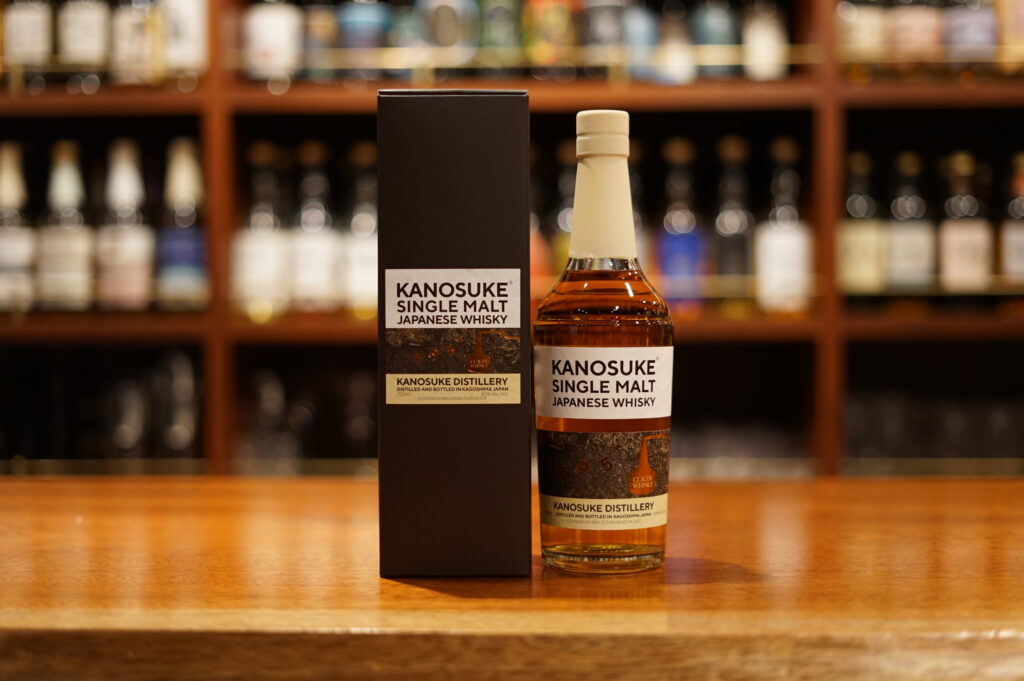 【レビュー】嘉之助蒸溜所 シングルカスク2020 5年 ヘヴィーリーピーテッド/ファーストフィルバーボン樽 for CLAUDE WHISKY